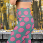 Leggings Capri Moda Slate Gray Polka Dot Pattern Yoga<br><div class="desc">Un estilo sin esfuerzo, un encanto eterno... ¡Trae un encanto clásico a tu look con estas exclusivas leggantas Polka Dot Capri! Divertidas y coloridas, combinan el diseño audaz con un confort excepcional, lo que las hace perfectas tanto para entrenamiento como para el desgaste casual de la moda. Ya sea que...</div>