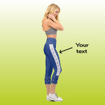 Leggings Capri Moderna moda patrón de campo de golf marina de tex<br><div class="desc">Letreras divertidas en azul marino para un golfista entusiasta. El audaz patrón geométrico en la base de las piernas se crea a partir de palos de golf y bolas de golf en un fondo azul marino. El texto de cada pierna se encuentra en una correa gris plateada, y puede ser...</div>