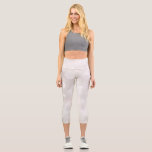 Leggings Capri Moderno Bokeh de plata blanca Girly<br><div class="desc">Modern Abstract diseño de pantalones de capri con efecto de bokeh blanco gentil y fresco. Perfecto para estar de moda y jovencita en tu clase de yoga o en cualquier deporte!</div>