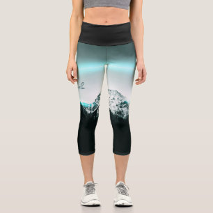 Leggings Capri Monograma misterioso de neón azul de montaña nevad