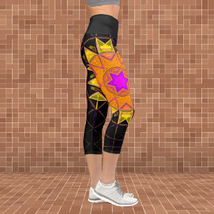 Leggings Capri Naranja de flores de Kaleidoscope Mosaico rosa y n