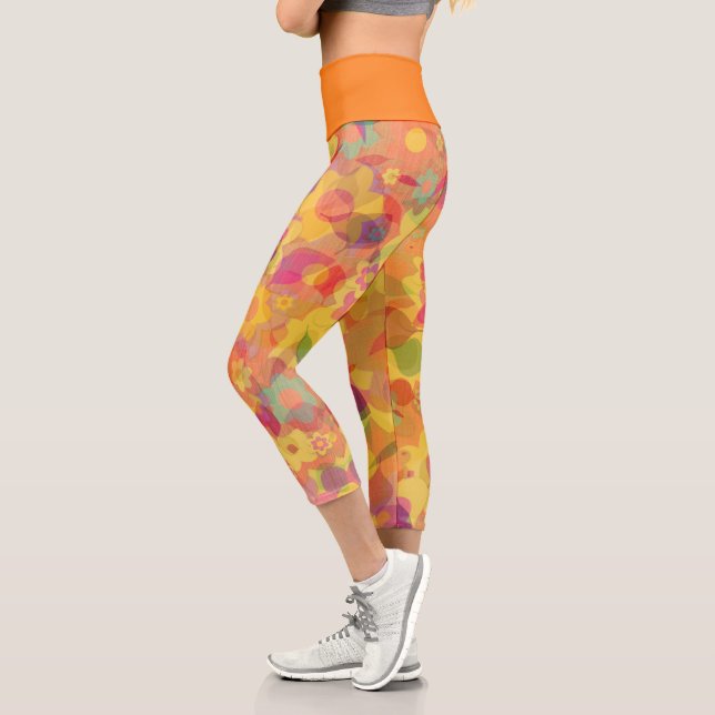 Leggings Capri Naranja del Sol Flores Amarillas Piernas Capri (Izquierda)