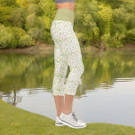 Leggings Capri Naturaleza Amarilla Verde Patrón De Freno De Hojas<br><div class="desc">Este diseño de estilo natural presenta un fondo de patrón de hojas de helecho sobre blanco con una banda de cintura de color complementaria.</div>