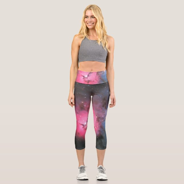 Leggings Capri Nebulosa Trifid (M 20) - Canto de cuello (Anverso)