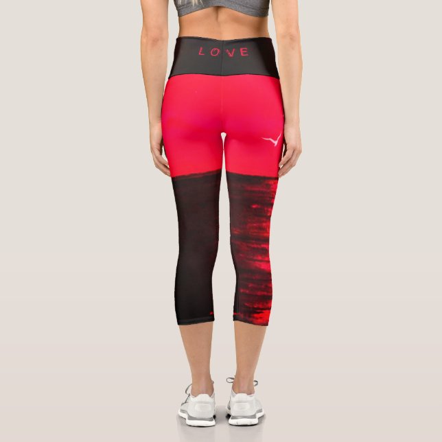 Leggings Capri Negros y Rojos con Texto Amor (Reverso )
