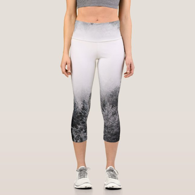 Leggings Capri Niebla sobre bosque congelado (Anverso)
