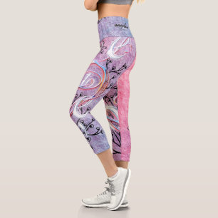 Leggings Capri Ode to Love Active Wear diseñado por Adiela Akoo