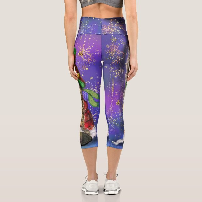 Leggings Capri Pareja de gnomes cantando canción de Navidades fel (Reverso )