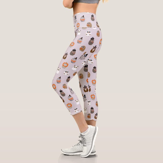 Leggings Capri Patrón adorable de búhos de Halloween (Izquierda)