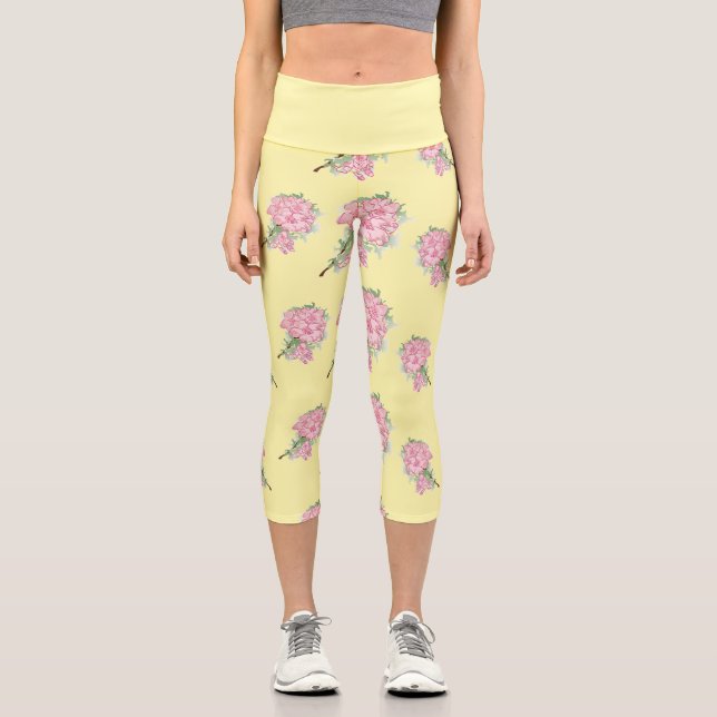 Leggings Capri Patrón amarillo de flores rosadas (Anverso)