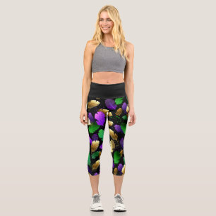 Leggings Capri Patrón continuo con plumas de Mardi Gras