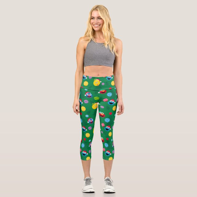 Leggings Capri Patrón de árbol de navidad de Plaza Sésamo (Anverso)