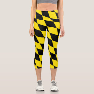 Leggings Capri Patrón de bandera de diamante de Baviera negro y a