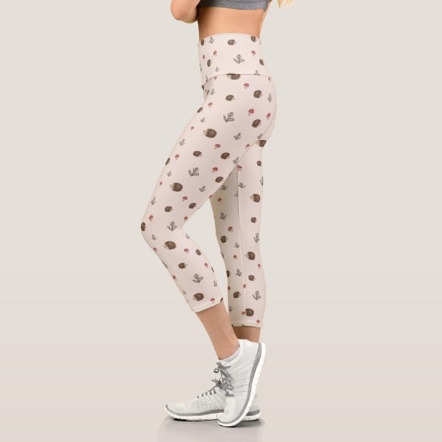Leggings Capri Patrón de bosque de edgehog y hongos (Izquierda)