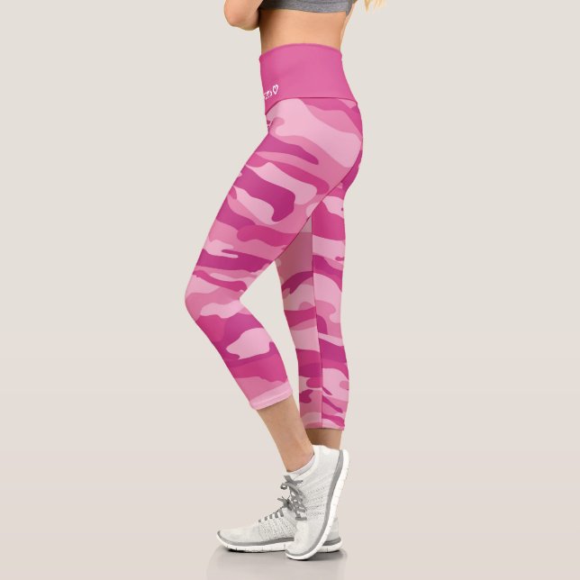Leggings Capri Patrón de camuflaje rosa de nombre personalizado (Izquierda)