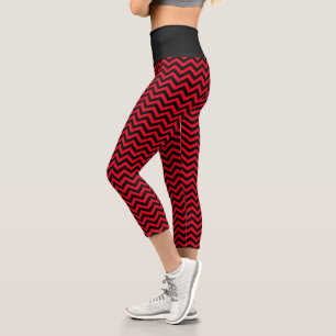 Leggings Capri Patrón De Chevron Rojo Y Negro