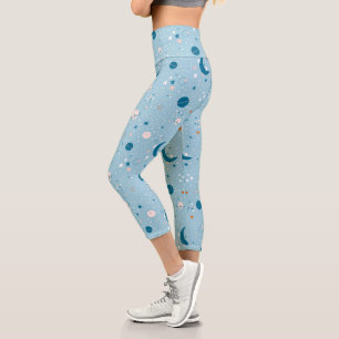 Leggings Capri Patrón de cielo azul y espacio