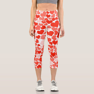 Leggings Capri Patrón de corazón rojo moderno