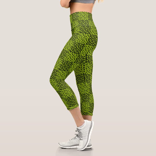 Leggings Capri Patrón de corazones de tablero de ajedrez en verde (Izquierda)
