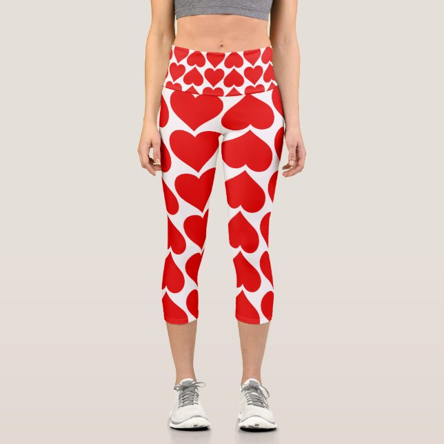 Leggings Capri Patrón de Corazones Rojos, Romántico, Amor (Anverso)