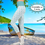 Leggings Capri Patrón de corazones Verde azulados ligados pequeño<br><div class="desc">Este divertido diseño presenta un patrón de pequeños corazones verdes de dos colores diferentes sobre un fondo blanco con una banda de cintura de color complementaria.</div>