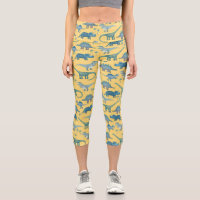 Patrón de dinosaurio corto sobre amarillo