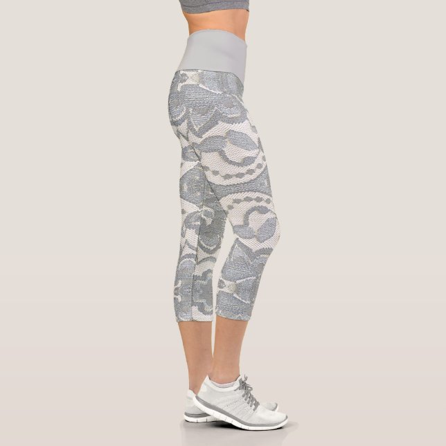 Leggings Capri Patrón de encaje giratorio Fitness blanco y gris (Derecha)