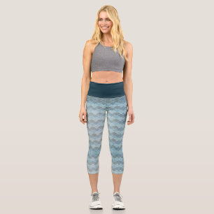Leggings Capri Patrón de escala de sirena de moda divertida Aqua