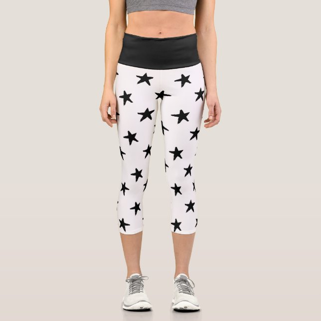 Leggings Capri Patrón de estrellas blancas y negras Piernas Capri (Anverso)
