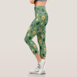 Leggings Capri Patrón de Fiesta de aguacate<br><div class="desc">Este elegante patrón de aguacate celebra la fruta verde más deliciosa en todas sus etapas,  desde la huerta hasta el plato. Si se mira de cerca,  encontrará sal,  pimienta y nachos como elementos de diseño agregados para resumir esta obra maestra verde :)</div>