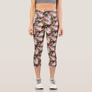 Leggings Capri Patrón de naturaleza de las flores de Lily blanca