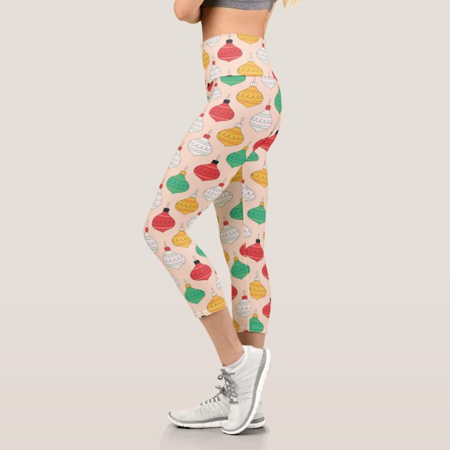 Leggings Capri Patrón de ornamentos de Navidad retro (Izquierda)