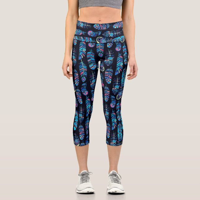 Leggings Capri Patrón de plumas negro y turquesa (Anverso)