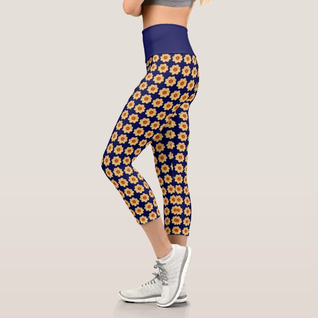 Leggings Capri Patrón floral de Dahlia amarillo en azul (Izquierda)