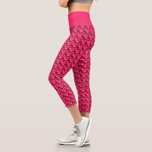 Leggings Capri Patrón floral de Poinsettia rosa (Izquierda)