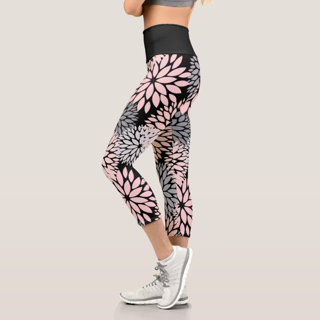 Leggings Capri Patrón floral gris rosado de Dahlia (Izquierda)