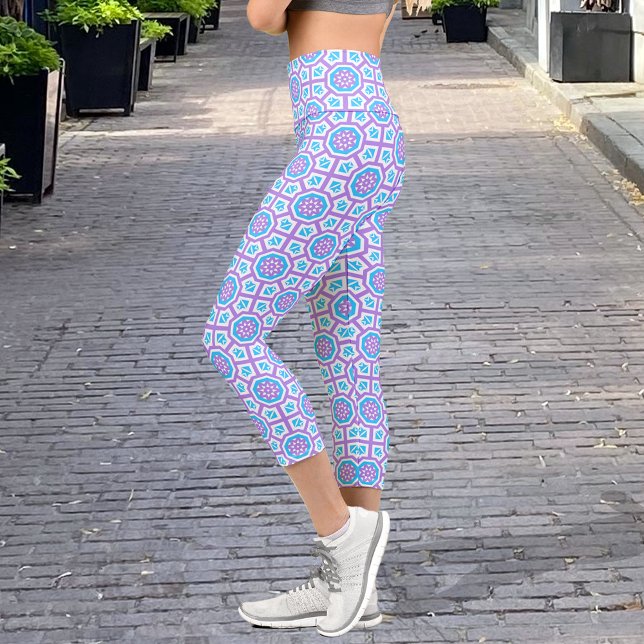 Leggings Capri Patrón geométrico elegante turquesa blanco y morad (Subido por el creador)