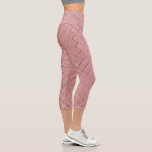 Leggings Capri Patrón geométrico Metalizado prefijado Rubor Pink<br><div class="desc">Este diseño moderno presenta un patrón geométrico metalizado oprimido de color rosa rubor.</div>