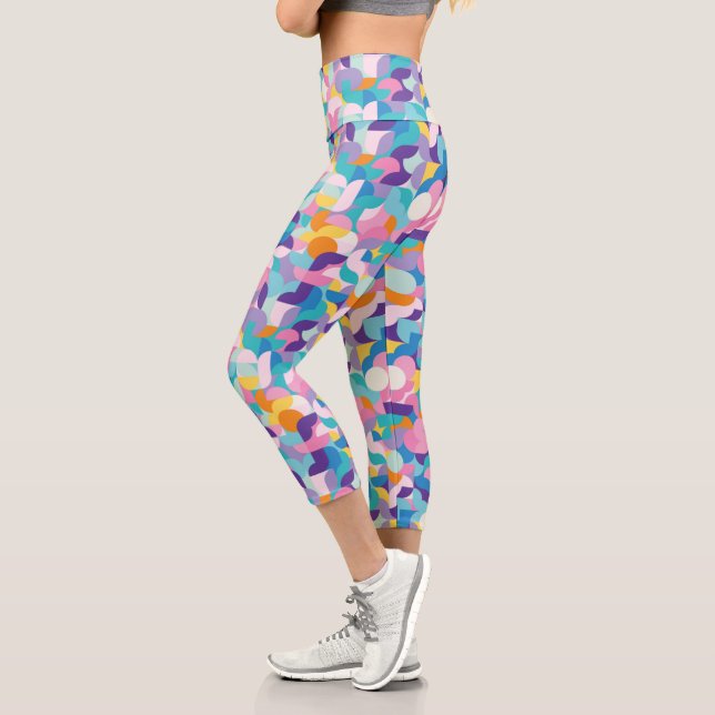 Leggings Capri Patrón geométrico púrpura y rosa (Izquierda)