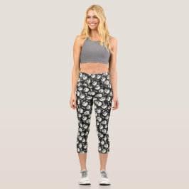 Leggings Capri Patrón sin foco de Skull Halloween
