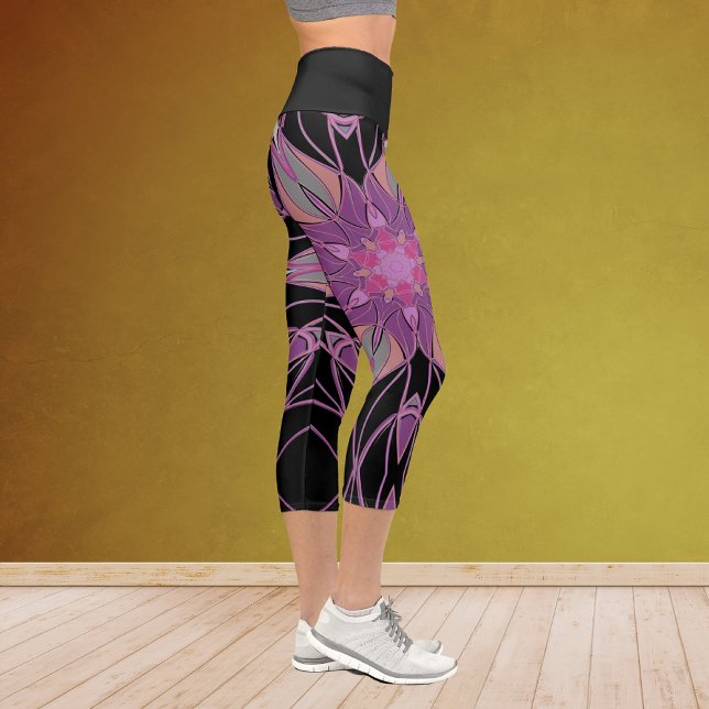 Leggings Capri Personalizado Mandala Flor morado negro y rosa (Subido por el creador)