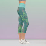 Leggings Capri Personalizado Mandala Flor Verde y Azul<br><div class="desc">El diseño de esta flor de Mandala funky presenta un estilo personalizado de color verde y azul. Imágenes geométricas triples para el hippie moderno o el amante de los colores vibrantes!</div>