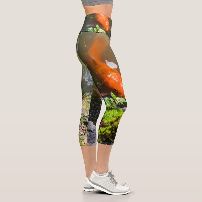 Leggings Capri Pescado de Koi en un estanque (Derecha)