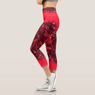 Leggings Capri Piernas De Capri De Toro Rojo Corriendo En Noche D