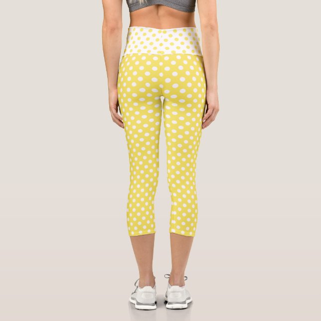 Leggings Capri Puntos de polka blanco sobre fondo amarillo de maí (Reverso )