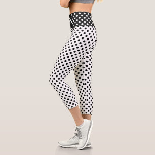 Leggings Capri Puntos de Polka Negro sobre fondo blanco