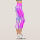 Leggings Capri Purpurina de neón morado rosado gotea legiones cap<br><div class="desc">Purpurina de neón morado rosado con gafas de espuma Fiesta de danza moderno - Añadir su texto único - Hacer su regalo especial - Redimensionar y mover o eliminar y agregar texto / elementos con la herramienta de personalización. Diseño de MIGNED. Por favor, vea mis otros proyectos. También puede transferir...</div>