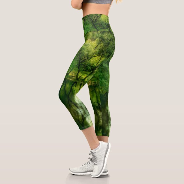 Leggings Capri Reflexiones de agua estilizadas del árbol súper ve (Izquierda)