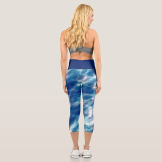 Leggings Capri Resumen azul y blanco