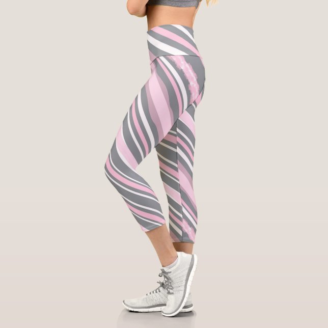Leggings Capri Resumen de las líneas blancas grisáceas rosadas de (Izquierda)